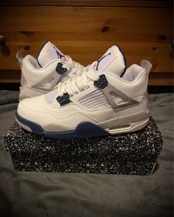 Midnight Navy Jordan 4 Size 7 Men’s Sneakers