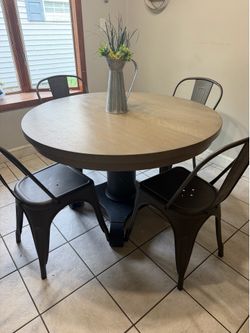 Dining room table with 4 chairs