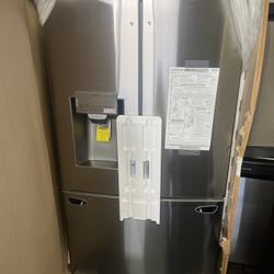 NEW IN BOX LG FRENCH STYLE STAINLESS STEEL REFRIGERATOR 