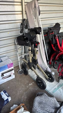 Upright 4 wheel walker