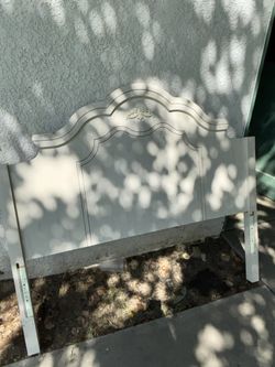 Full bed frame