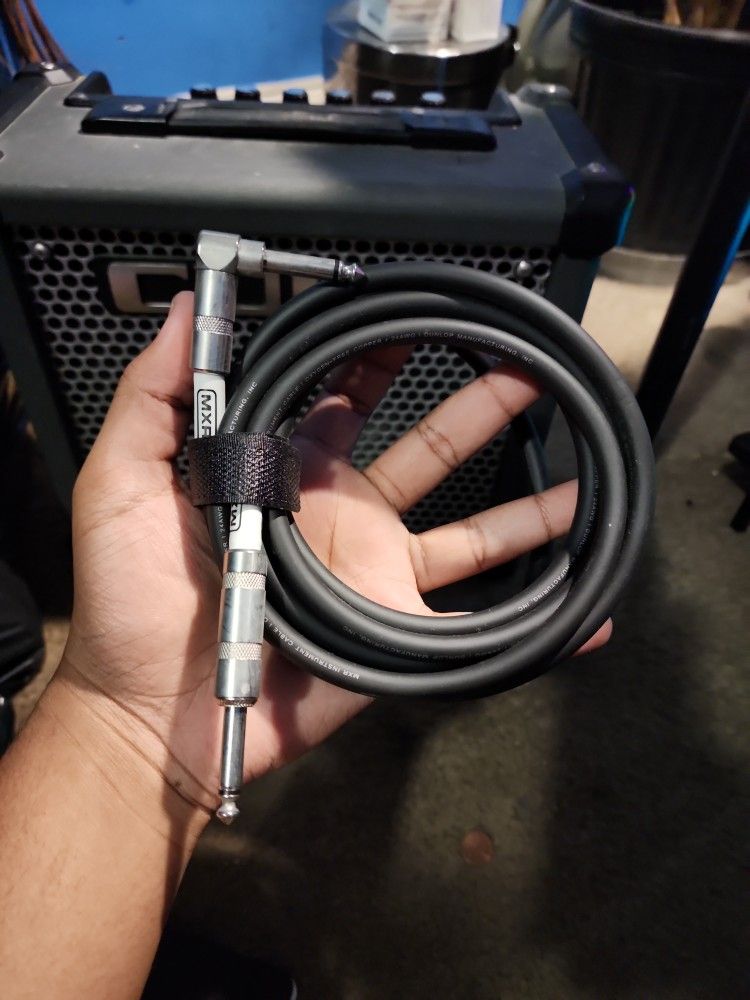 Guitar cable (L shape)