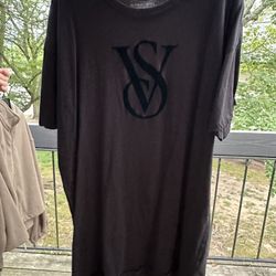 Victoria’s Secret Sleep Shirt In XL