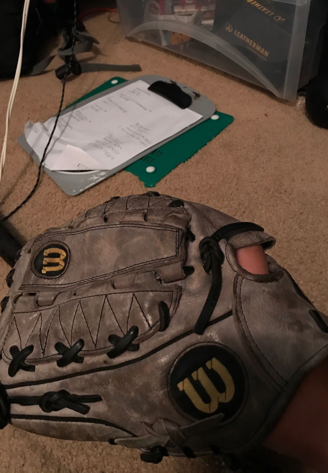 Wilson A2000 left handed throw baseball glove