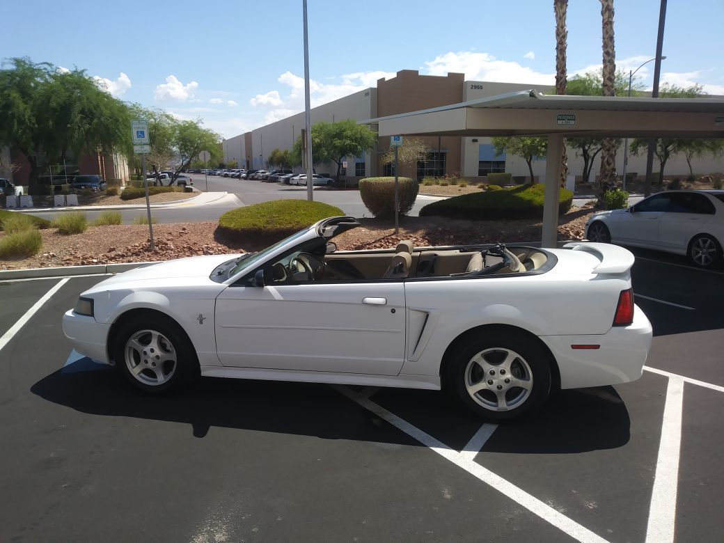 2003 Ford Mustang Convertible LX Low Miles