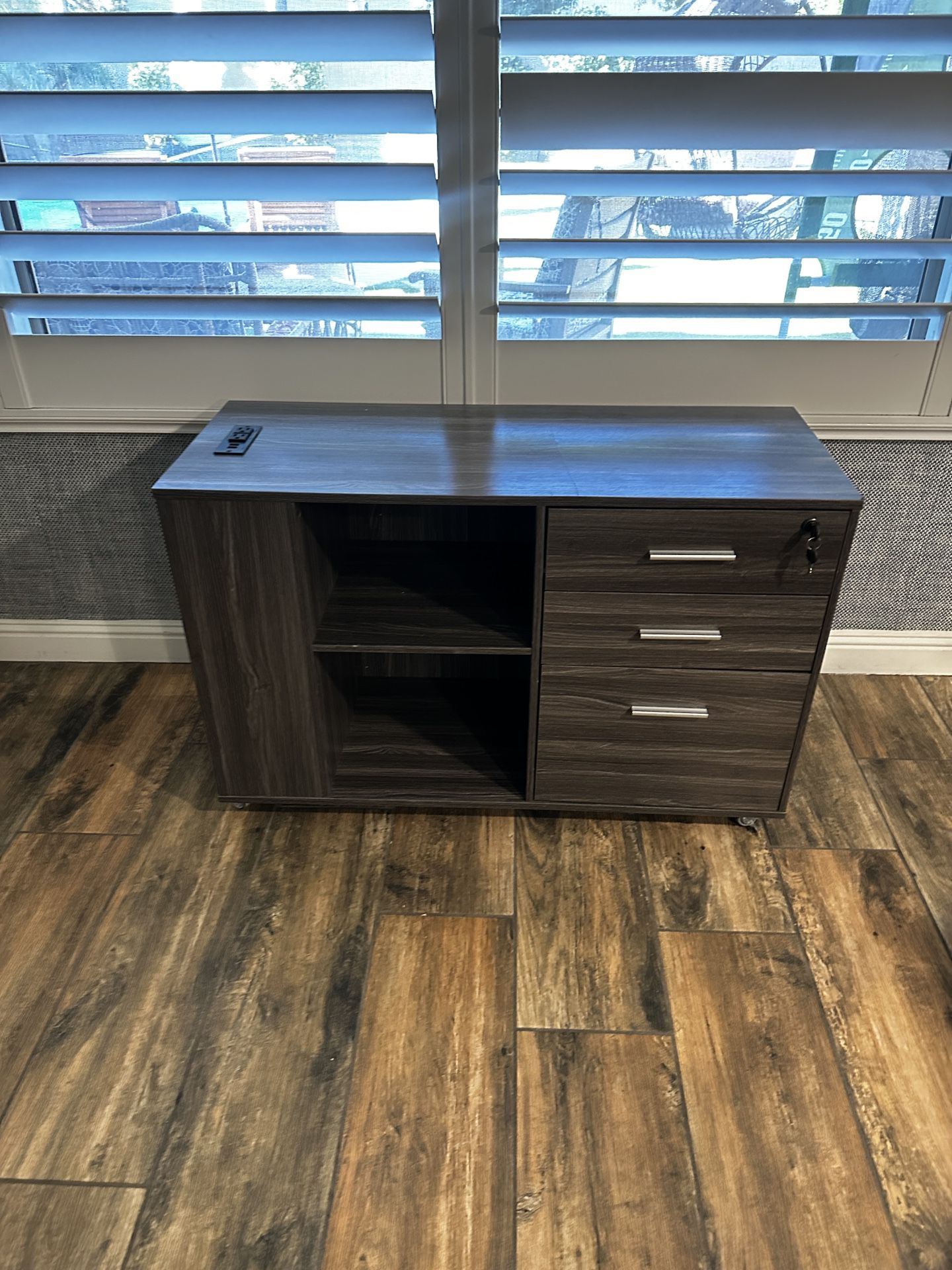 File cabinet with storage