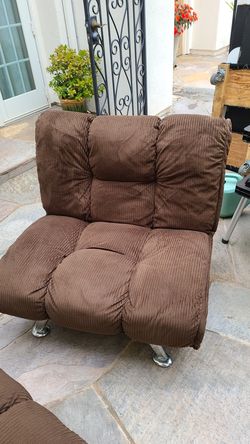 Tow adjustable sofa.
