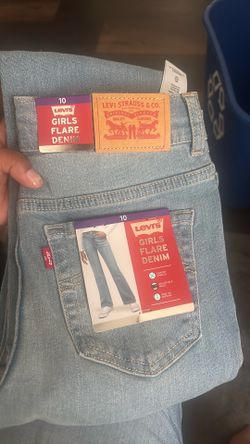 Girl new Levi’s