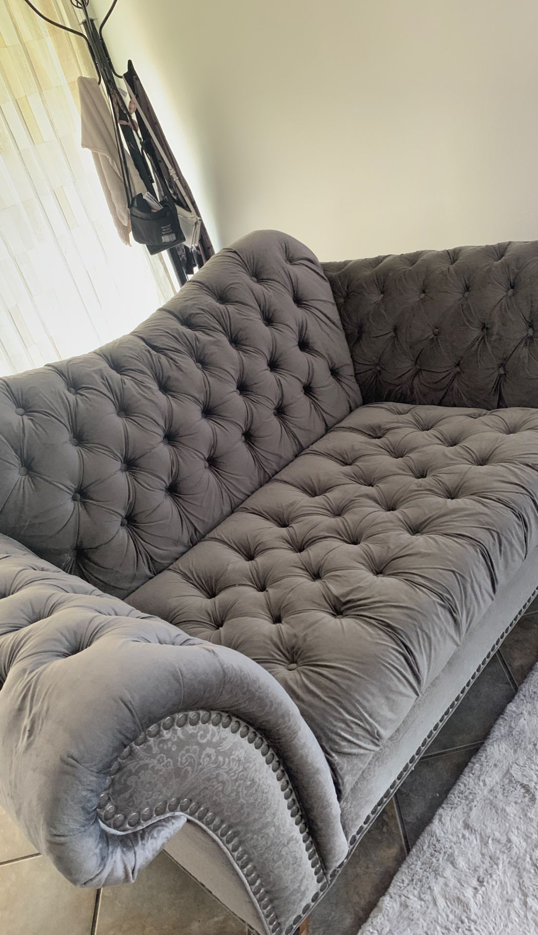 Victorian style tufted love seat sofa couch grey paisley