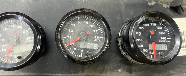 52mm Boost Vacuum, Water Temp $ Volts Gauges Analog & Digital