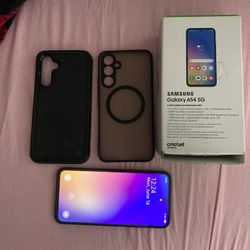 Samsung Galaxy A54 5G Cricket like new With Screen Protector And 2 Cases