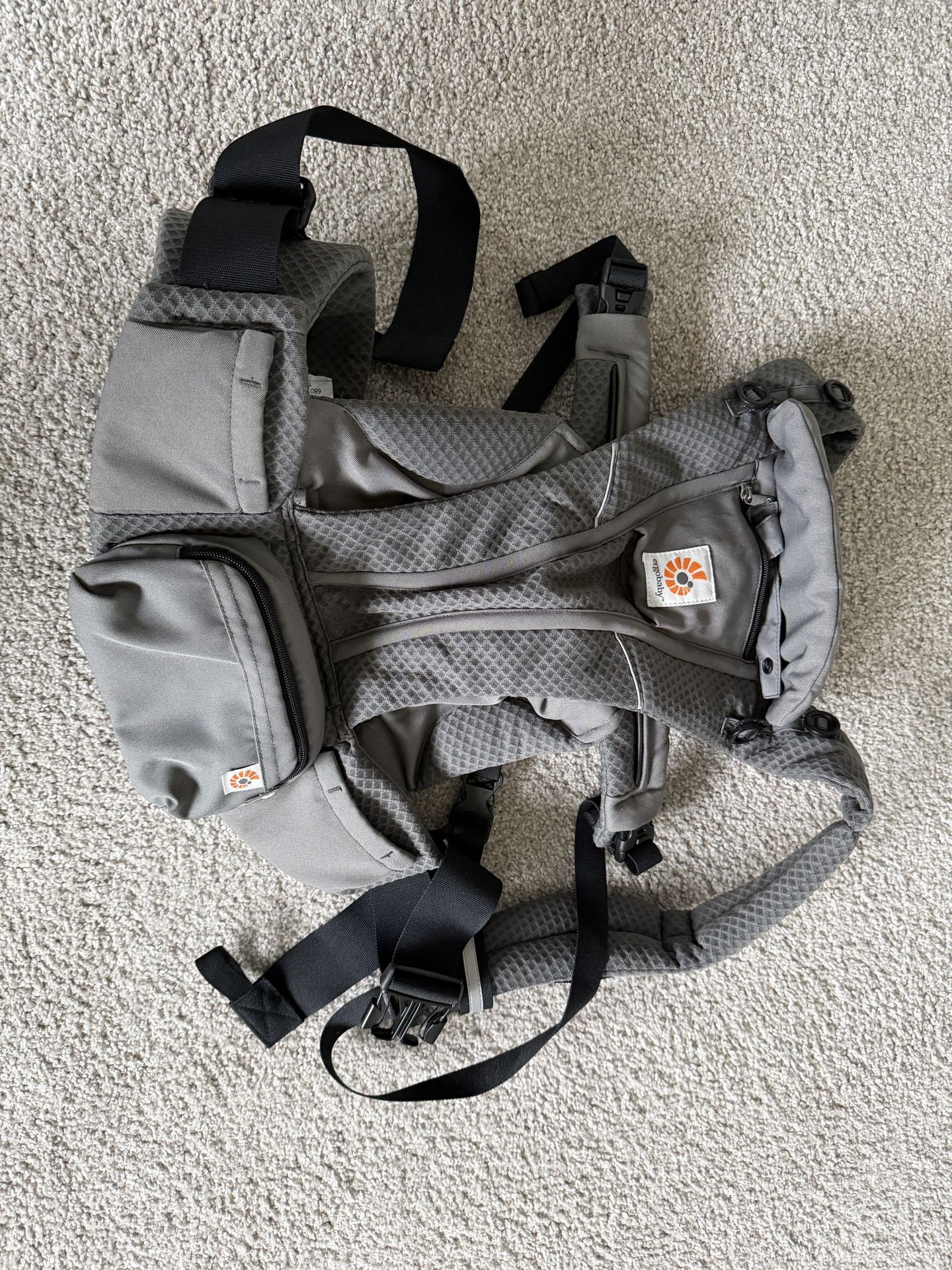Ergobaby Omni Breeze