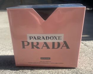 Paradox Prada