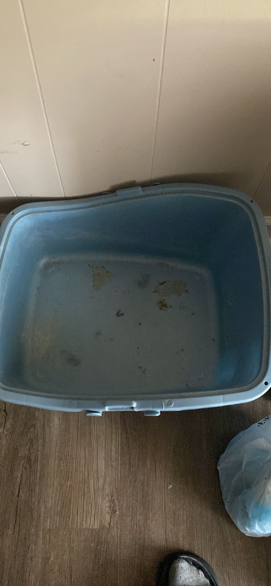 Litter box