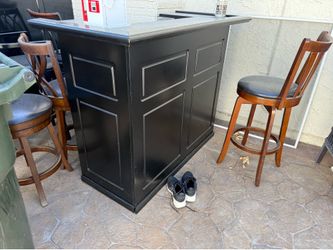 Bar cabinet