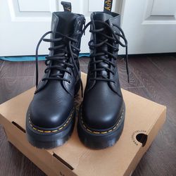 Dr. Marten Jadon 3 Platform Boots