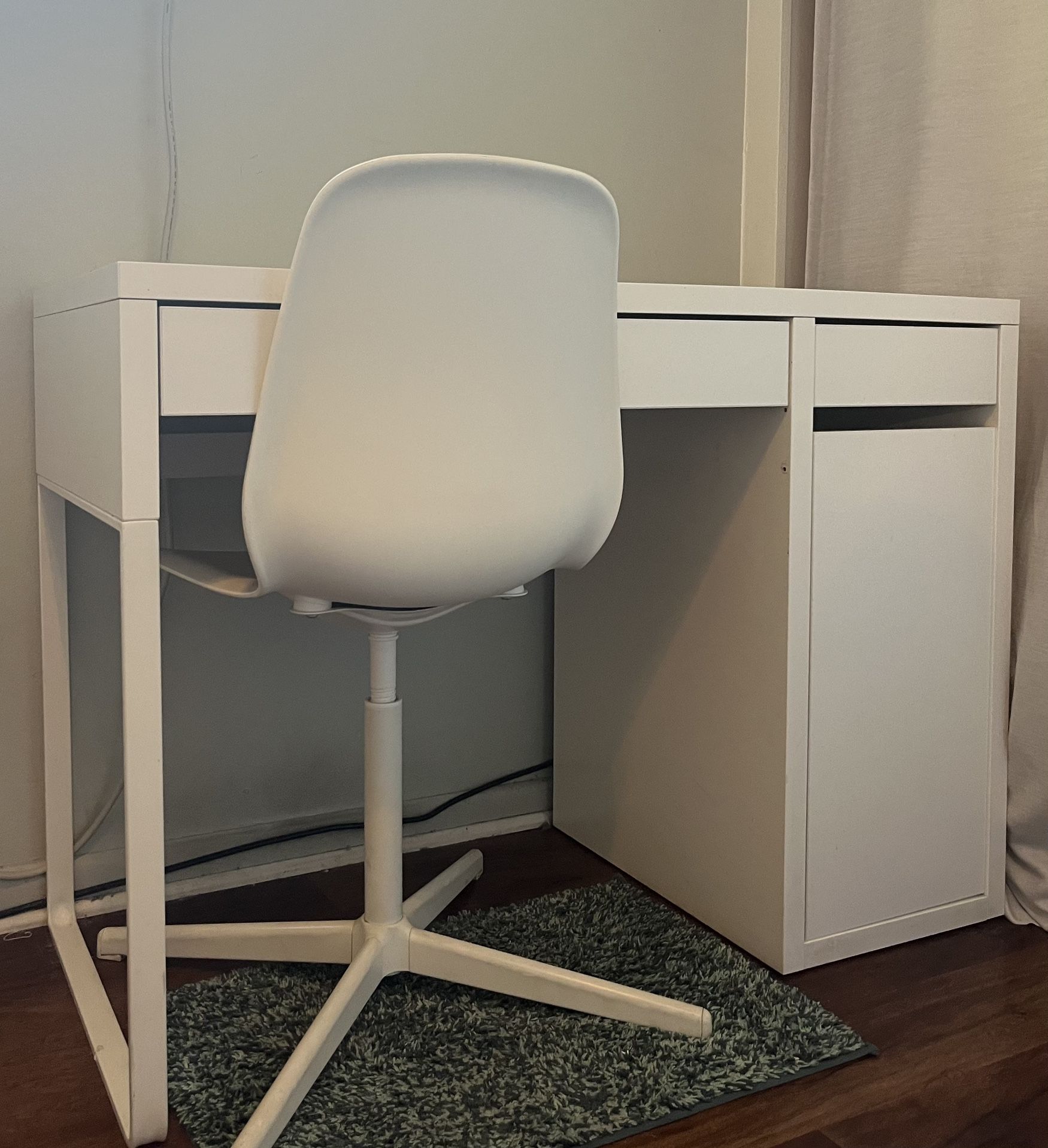 Ikea Micke desk, white