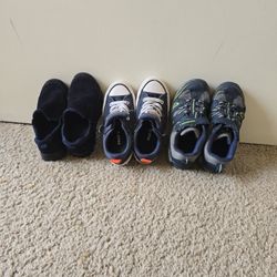 LANDS END suede mocs-dark blue CONVERSE classic color-navy   MERRELL- blue 