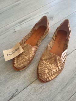 BEARPAW Huaraches Woven Leather Flats Size 12 Rose Gold