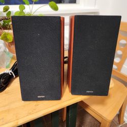 Powered Bookshelf Bluetooth Speakers