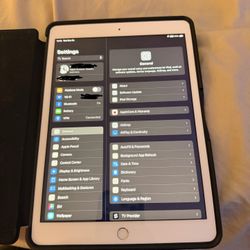 iPad Gen 8 32g With Case 