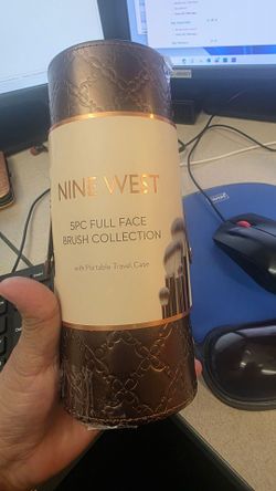 Nine West makeup brushes