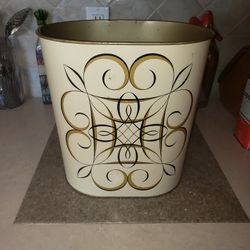 Vintage Early '60's Harvell Metal Trashcan

