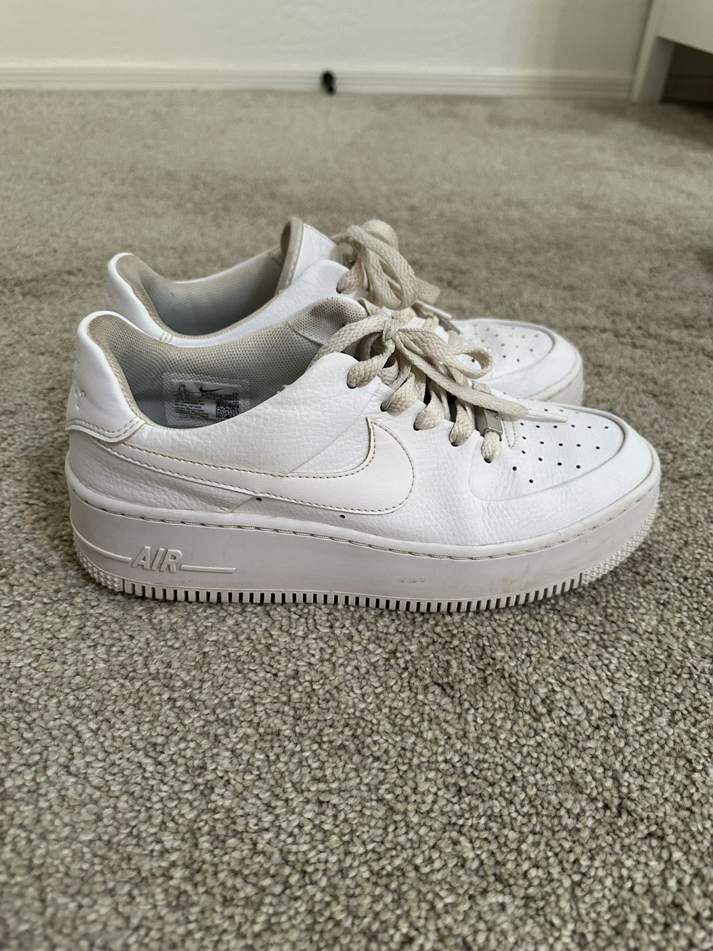 NIKE Air Force One Sage Low Platform 
