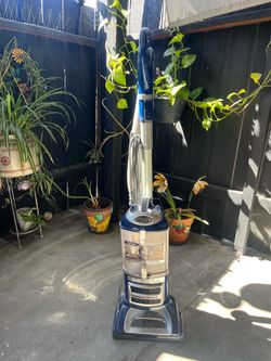 Shark Navigator Lift-Away Deluxe Upright Vacuum NV360 9.5" Cleaning Path Blue