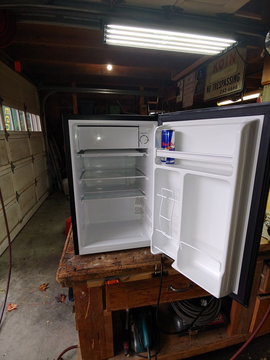Mini fridge