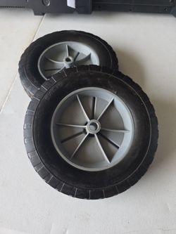 SOLID RUBBER TIRES WITH PVC HUBS