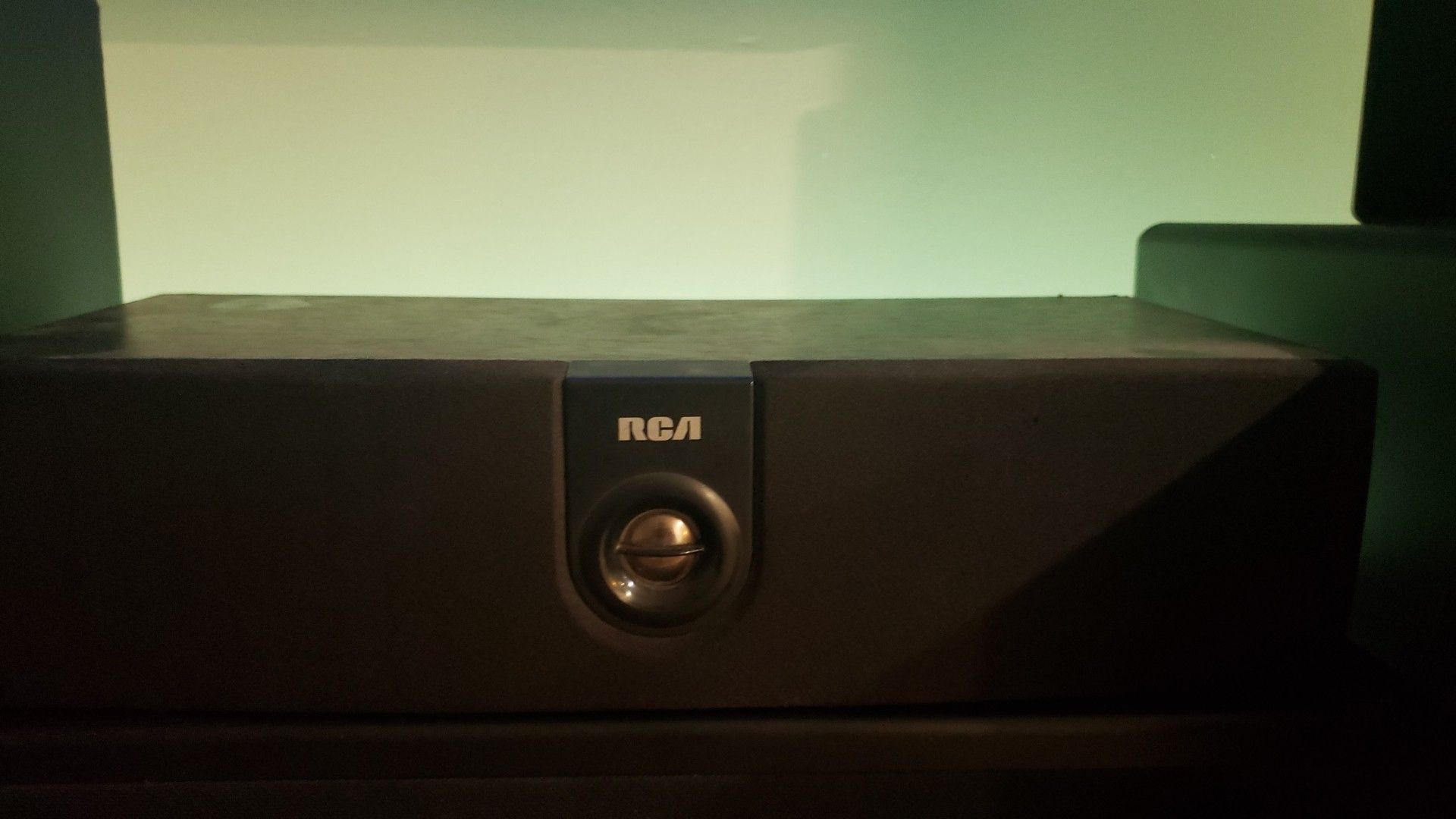 Speakers surround sound