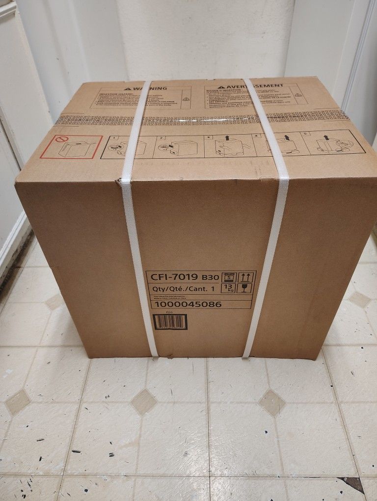 BRAND NEW/SEALED PS5 PRO 30th Anniversary Limited Edition Bundle 