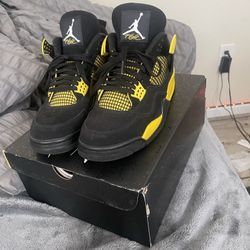Jordan 4 Thunder 
