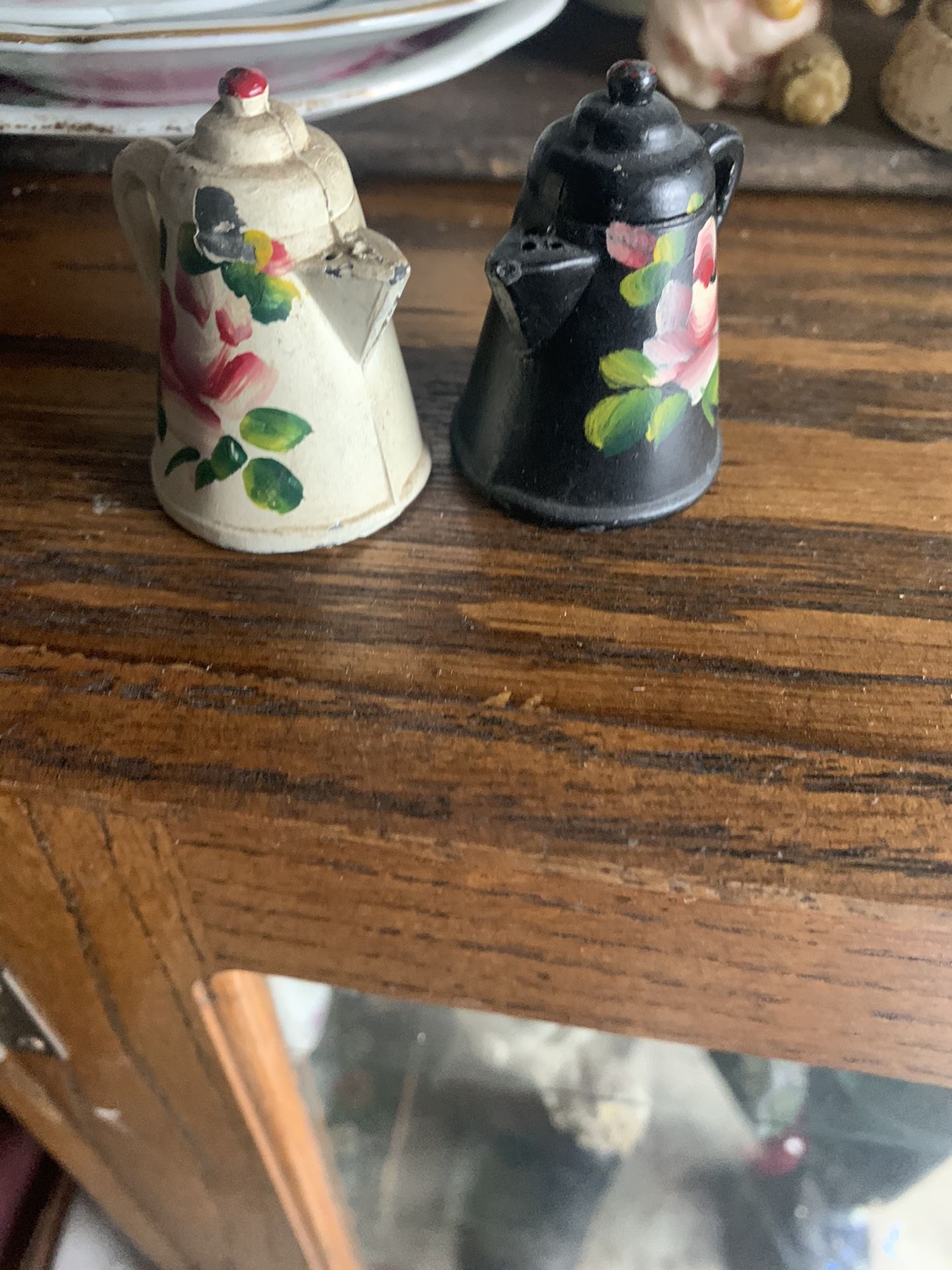 Mini tea pots