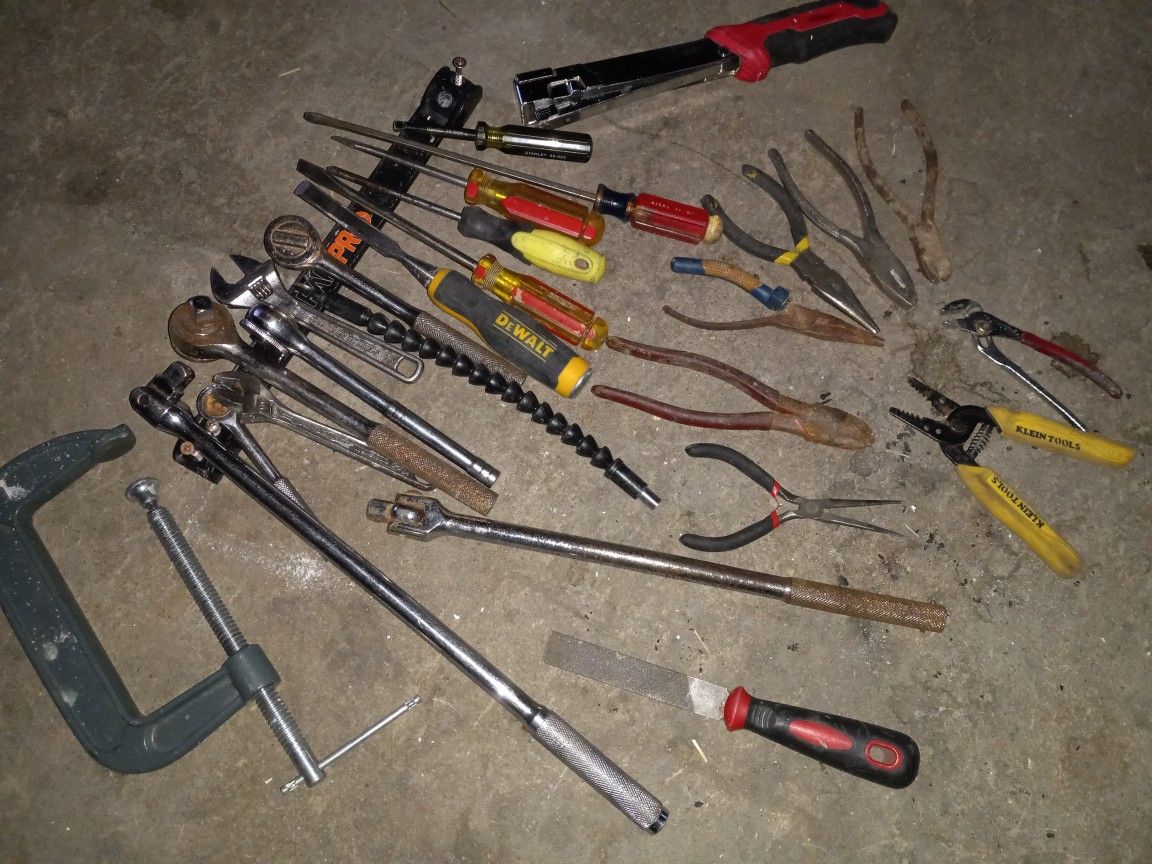 misc set of tools .. for Sale in Bakersfield, CA - OfferUp
