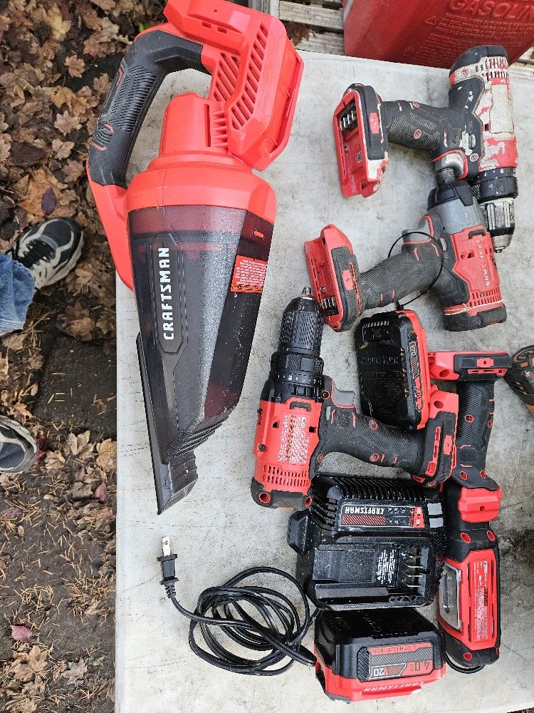 Craftsman 20 Volt Set Vacuum Cleaner Two Drills Impact Flashlight Two Batteries Charger Bt1.2,3 No Offers No Trades Prices Firm