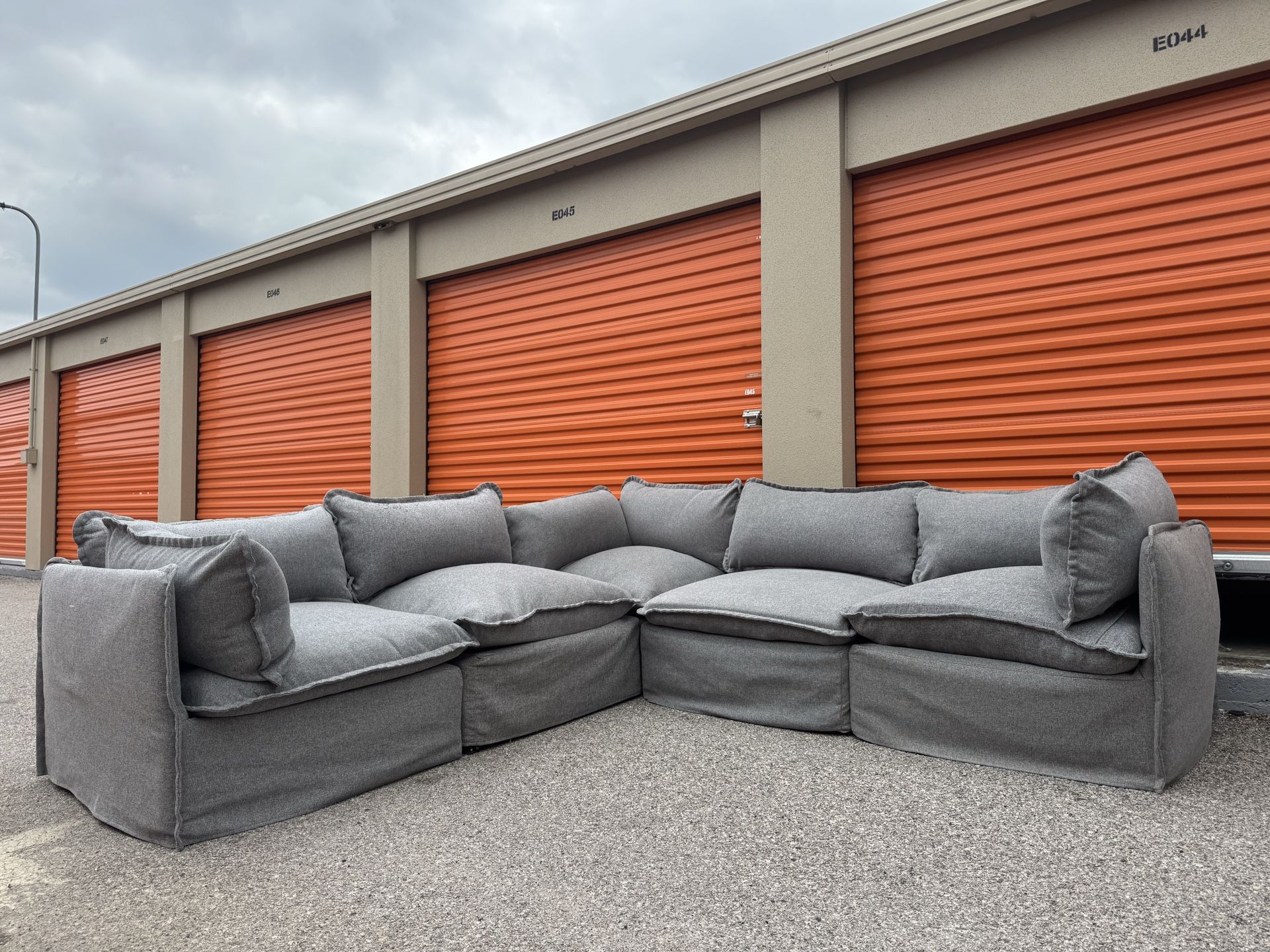 Anabei couch