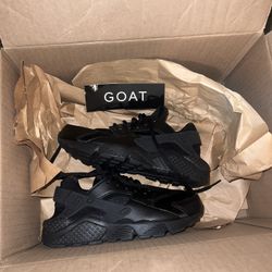 Brand New Womens Nike Huaraches Size 6, Send Offers Need Them Gone!!