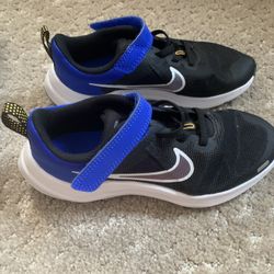 Boys Nike Sneakers Size 13 - New In Box 