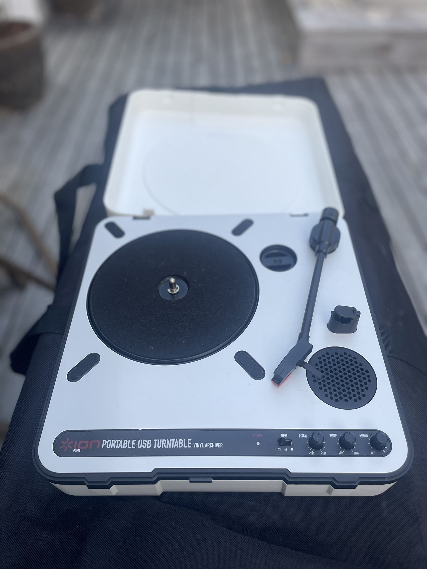* ICON PORTABLE USB TURNTABLE VIL ARCHVER