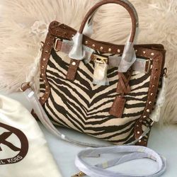 New! Rare Michael Kors Large Hamilton Pickstitch Studded Tote Color Tiger