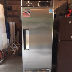 Maximum Commercial Refrigerator 