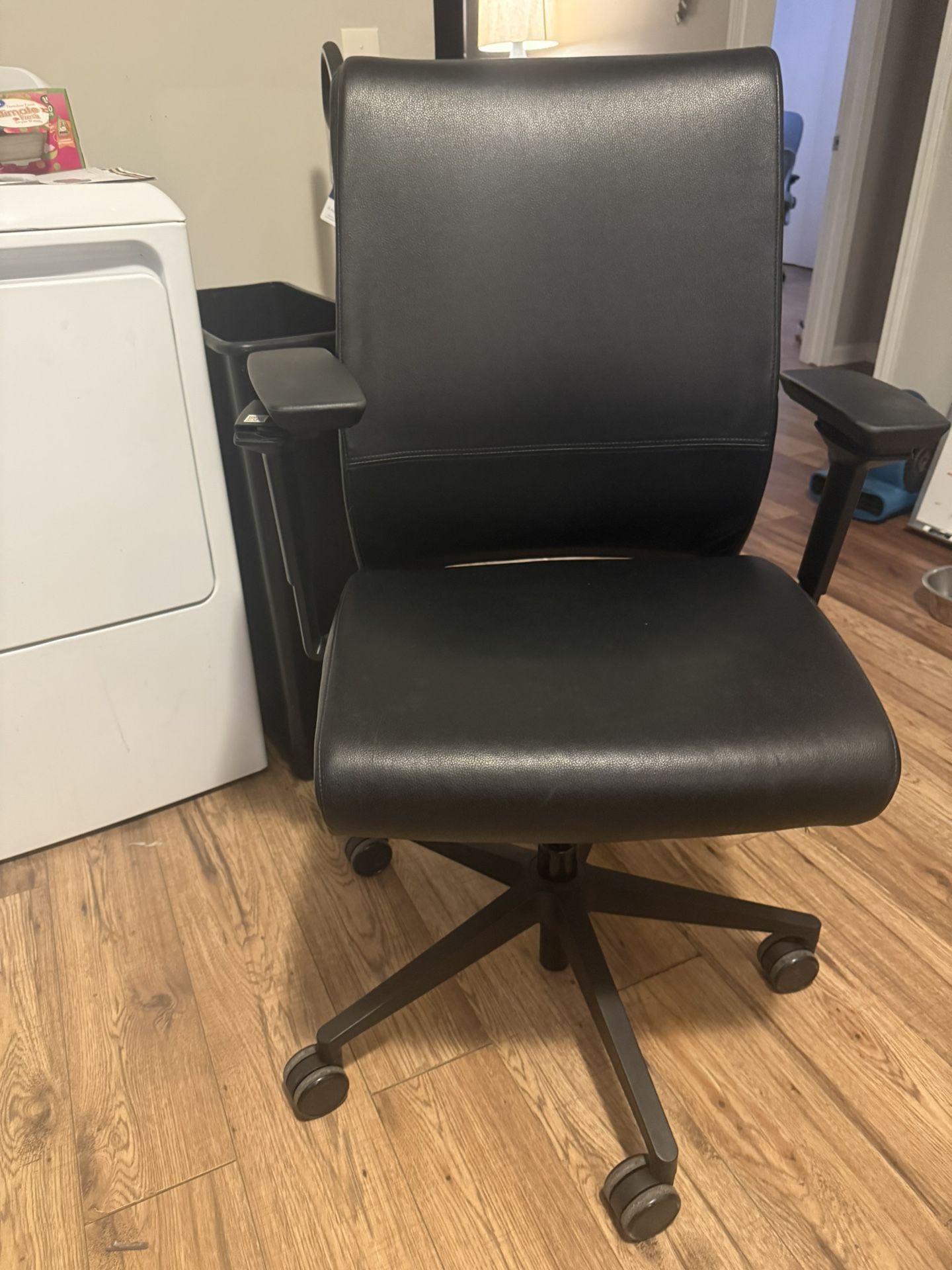Black Leather Office Leap Chair