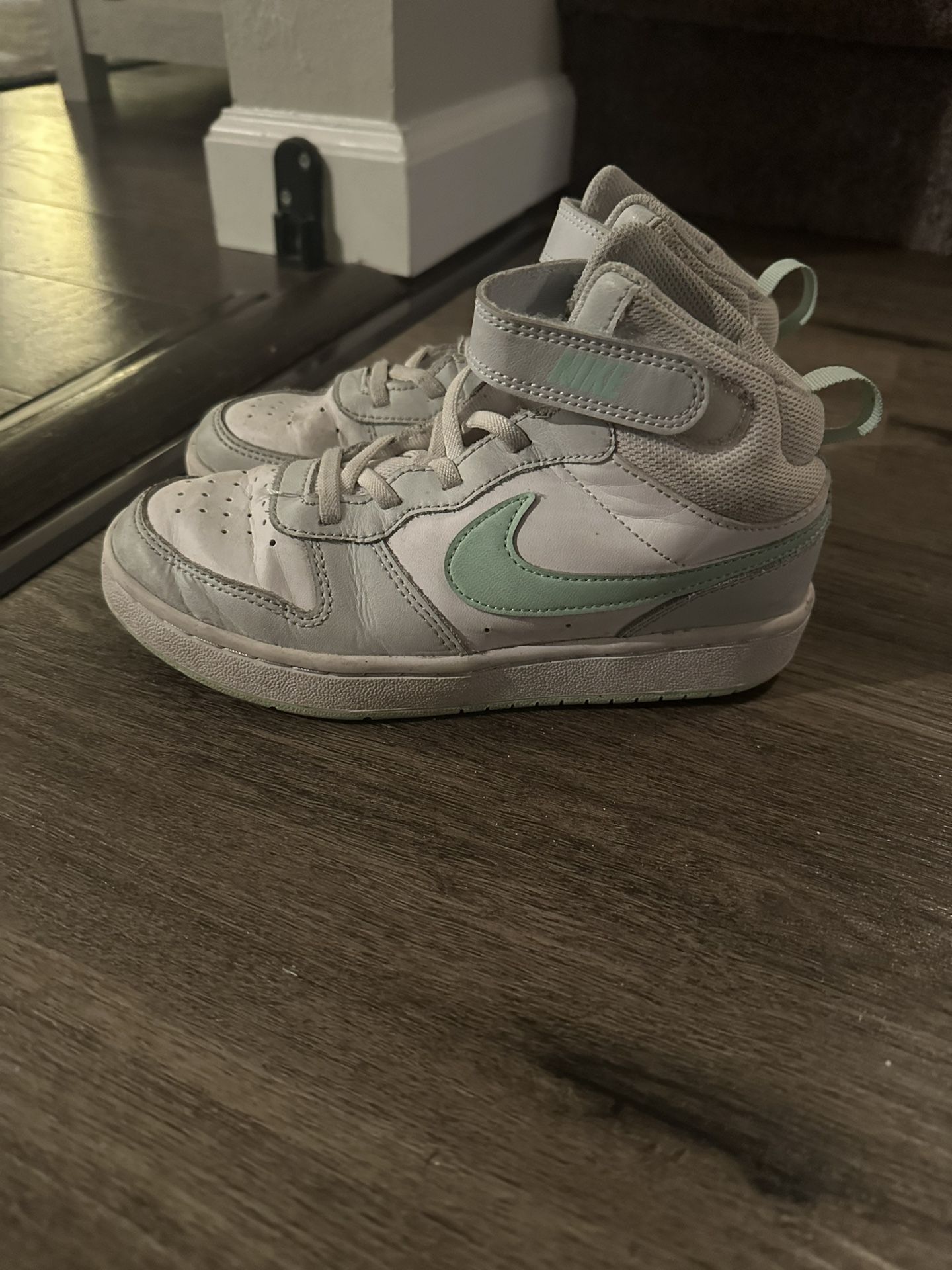 Girls Nike High Top Size 2