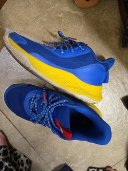 Under Armour Stephen curry size 7Y