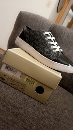 Female Shoes 6-6/.5