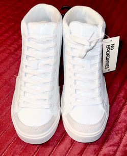 Brand New Tennis Shoes brand no Boundaries
