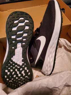 NIKE Women's Size 10 Shoe