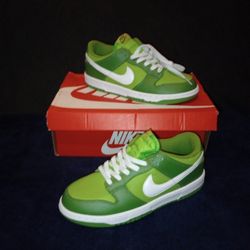 New Brand new Nike Dunk Low Chlorophyll Kermit green  Women's Size 8
